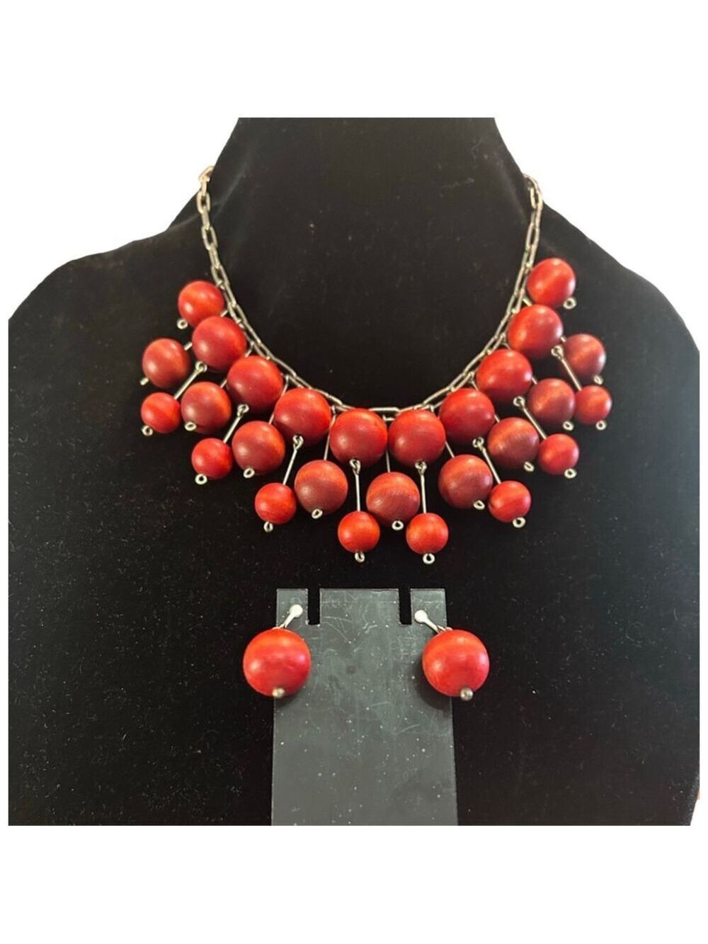 Women's Kaija Aarikka Red Beaded Necklace & Earring Set,
16” no extension